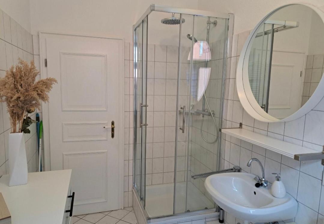 Stilvolle Ferienwohnung Дрезден Екстериор снимка